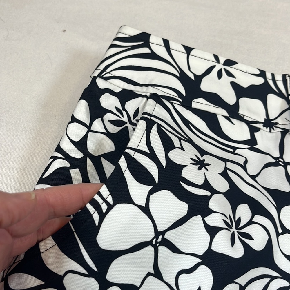 Venezia Black and White Floral Mini Skirt Plus Size Stretch A-Line Skirt - Picture 3 of 8